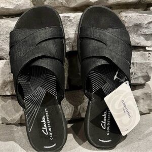 Clarks Cloudsteppers,EVA footbed,midsole & outsole,textile lined,durable sandals